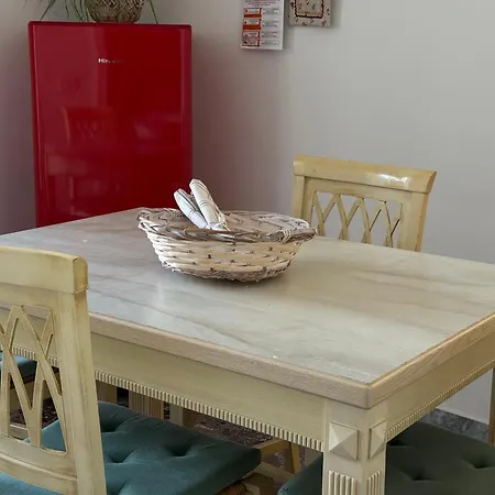 Familiare In Centro A Due Passi Dai Trulli - Casa Costanza 阿尔贝罗贝洛